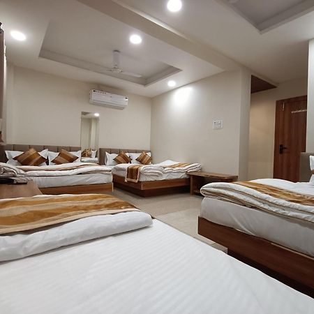 Shree Shyamraj Hotel อุจเจน ภายนอก รูปภาพ