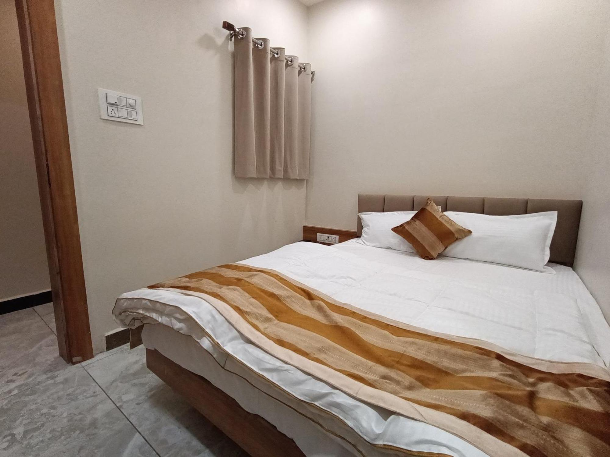 Shree Shyamraj Hotel อุจเจน ภายนอก รูปภาพ