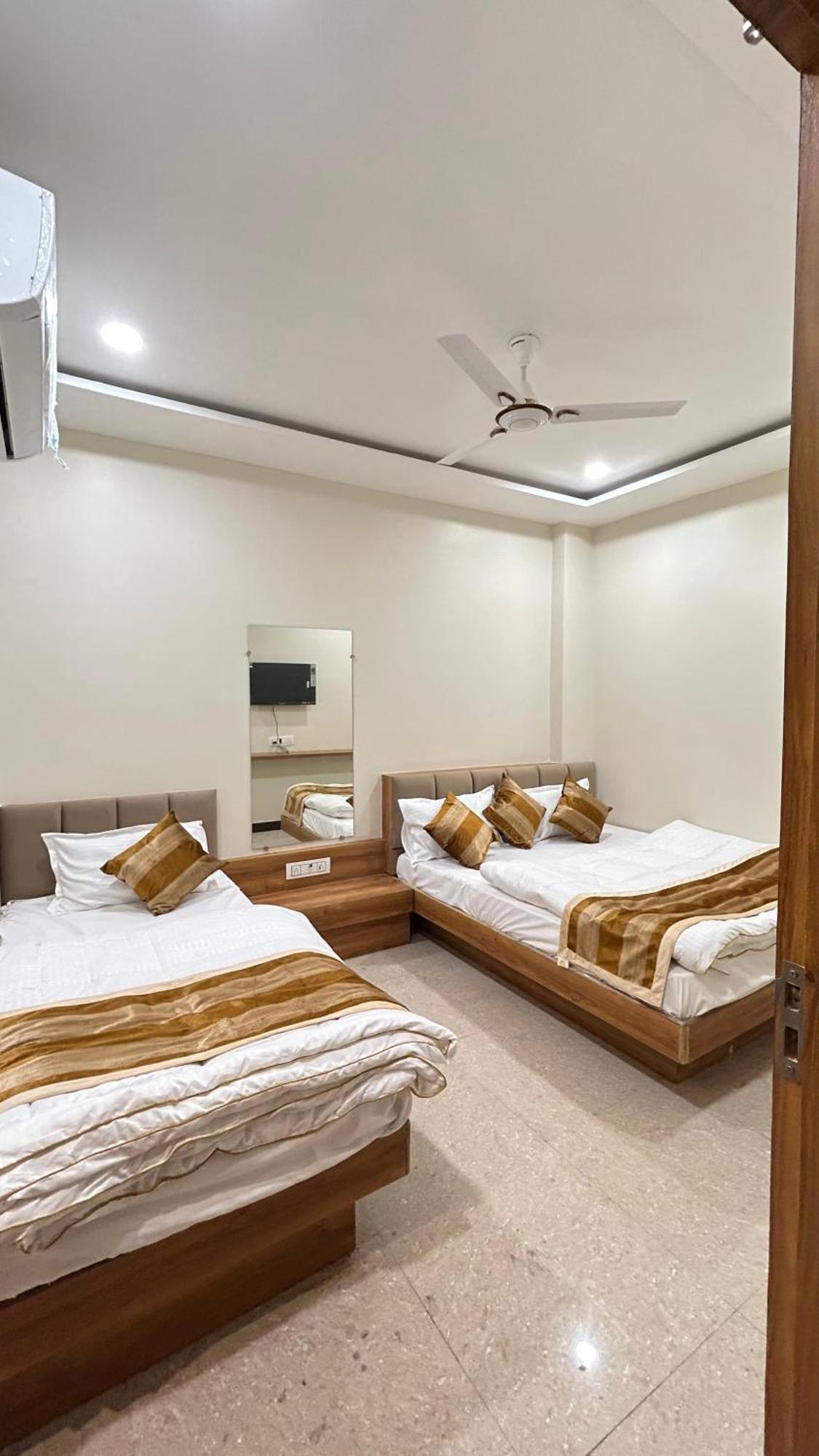 Shree Shyamraj Hotel อุจเจน ภายนอก รูปภาพ